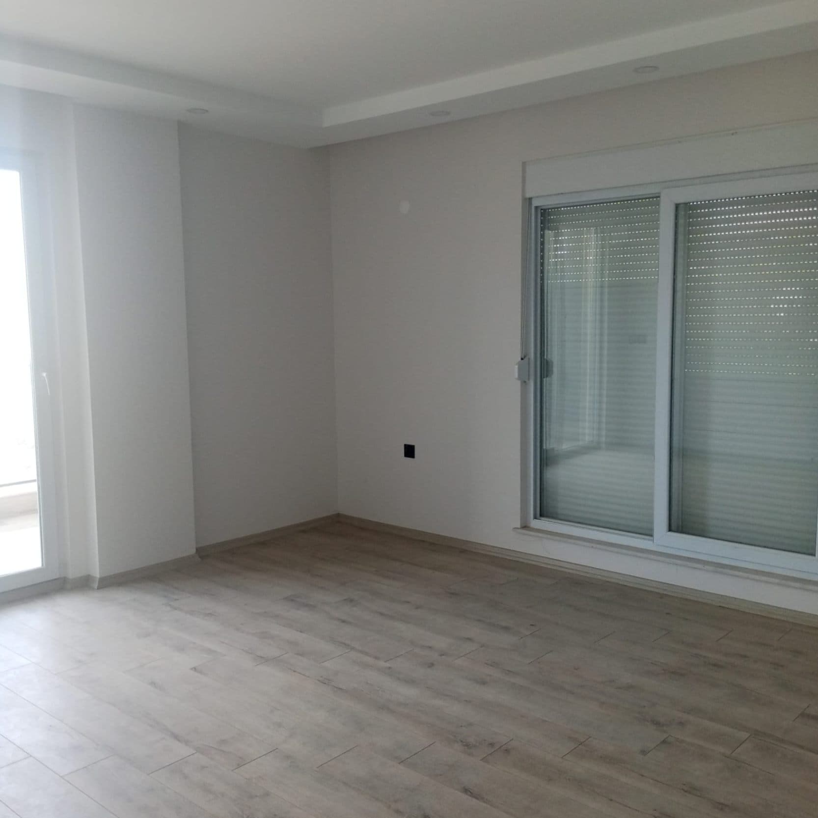 ANTALYA VARSAK SÜLEYMAN DEMİRELDE SATILIK 3+1 DAİRE
