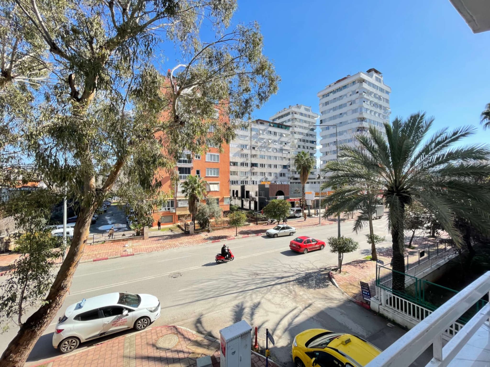 GÜLLÜK CADDESİ ÜZERİNDE TADİLATLI ASANSÖRLÜ SATILIK 3+1 DAİRE
