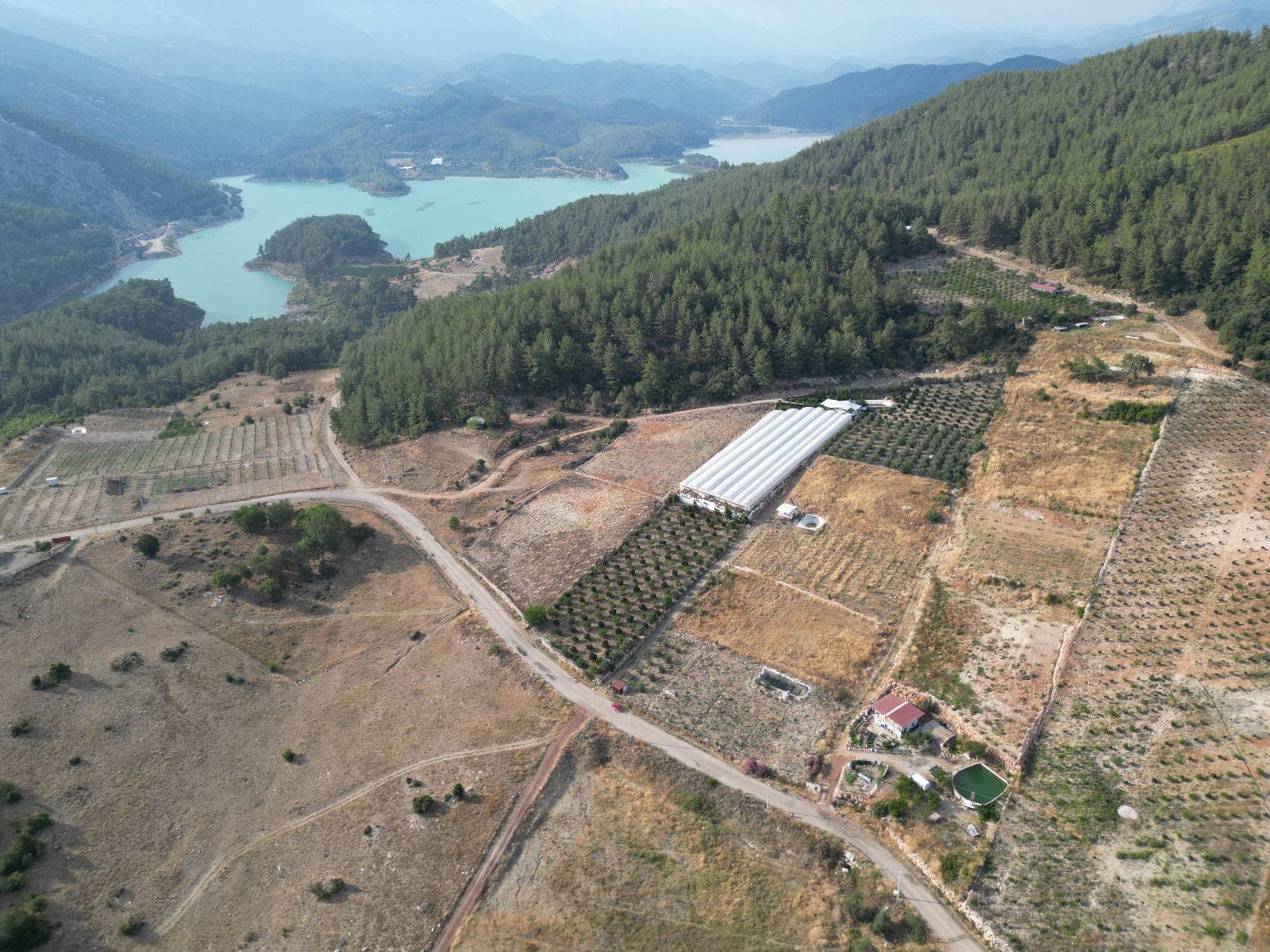 KUMLUCA'DA DENİZ MANZARALI 2.700 M² STARLA SATILIKTIR