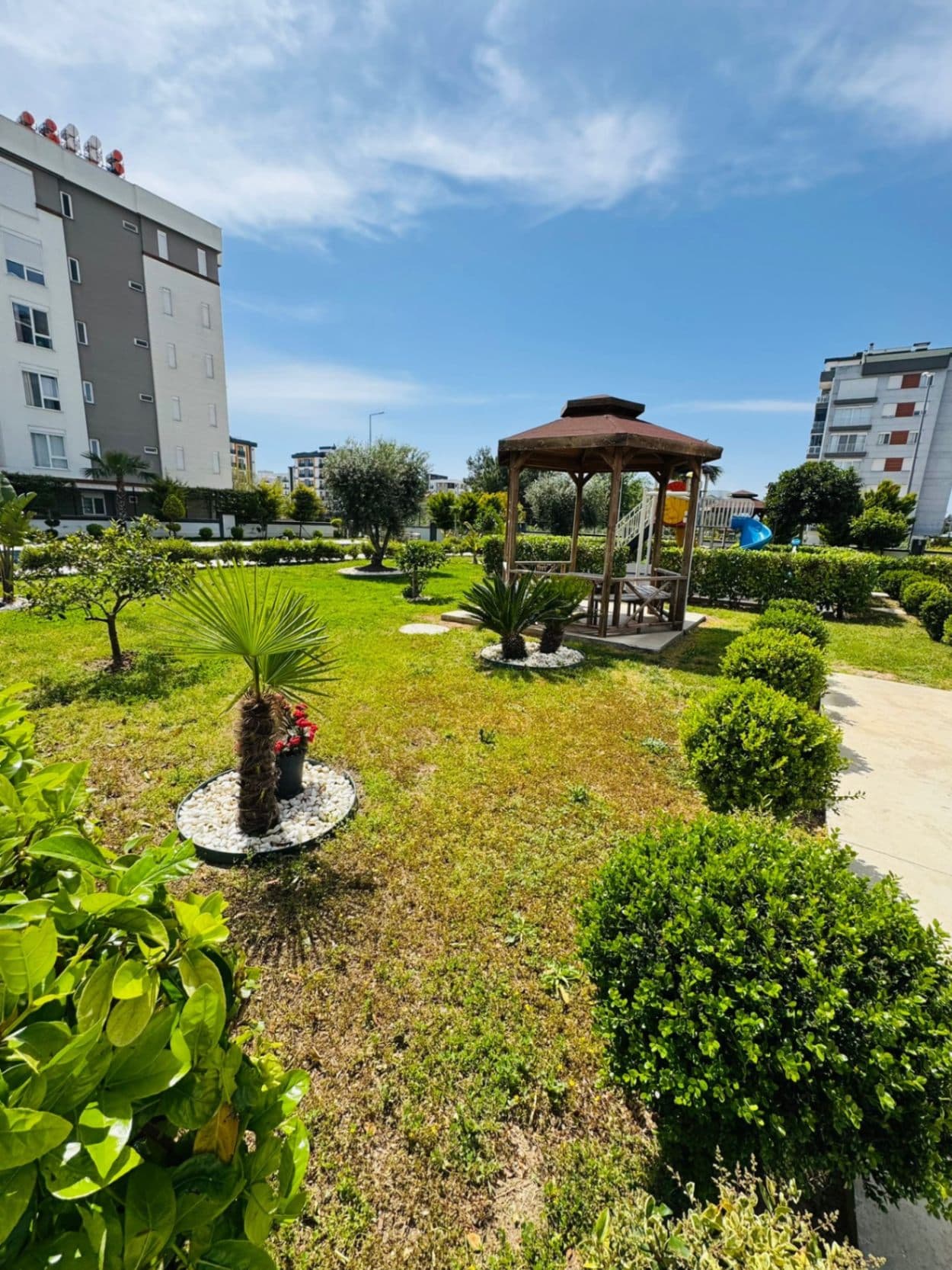 GÖKSU MAHALLESİNDE ARAKAT SATILIK 3+1 DAİRE