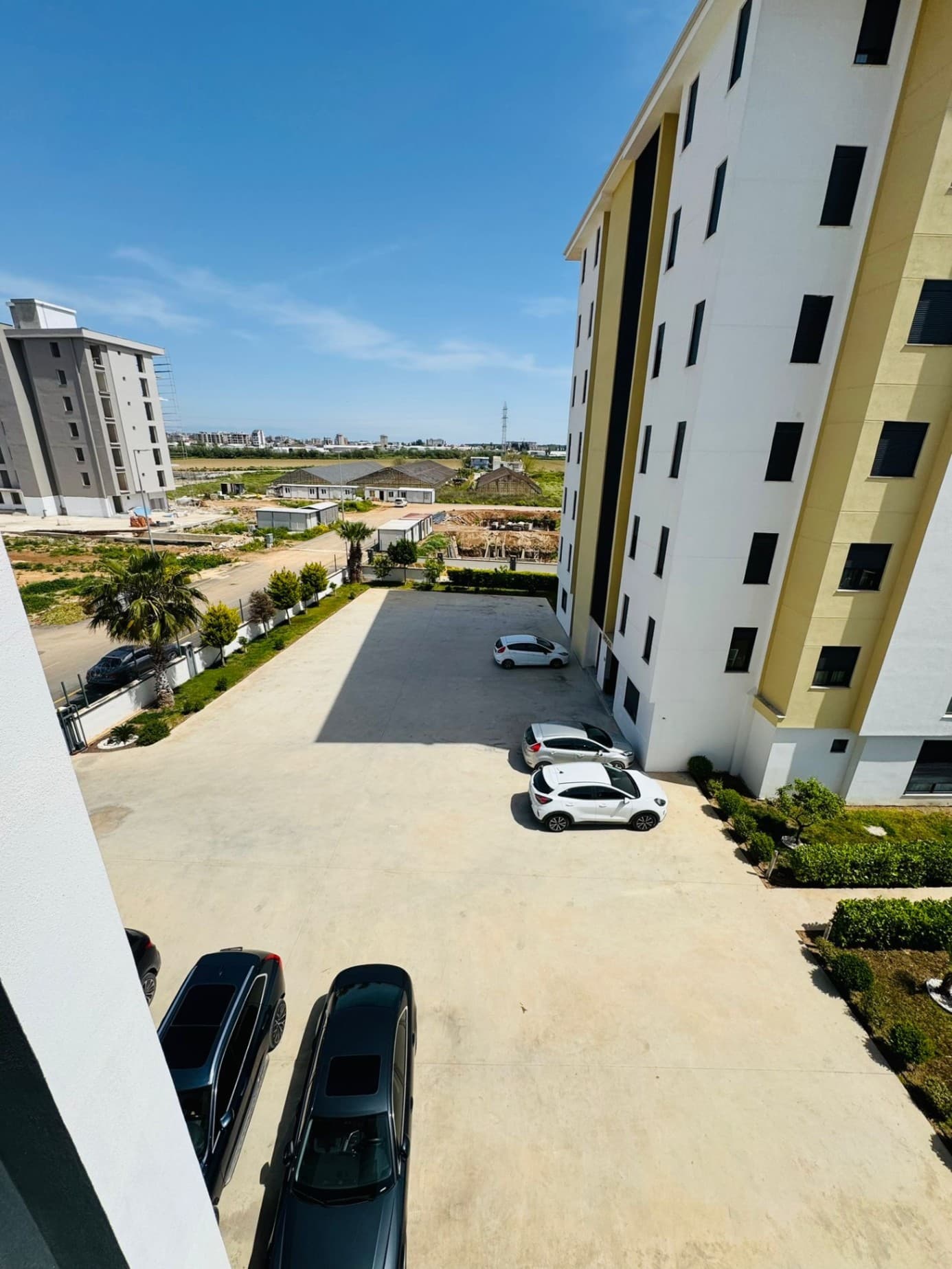 GÖKSU MAHALLESİNDE ARAKAT SATILIK 3+1 DAİRE