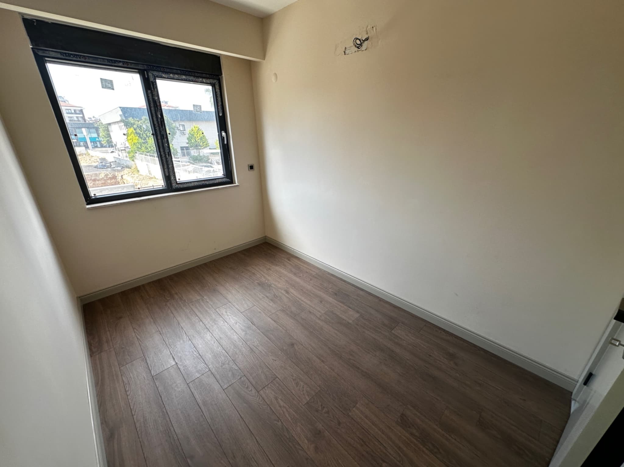 SIFIR BİNADA DENİZE YAKIN SATILIK 2+1