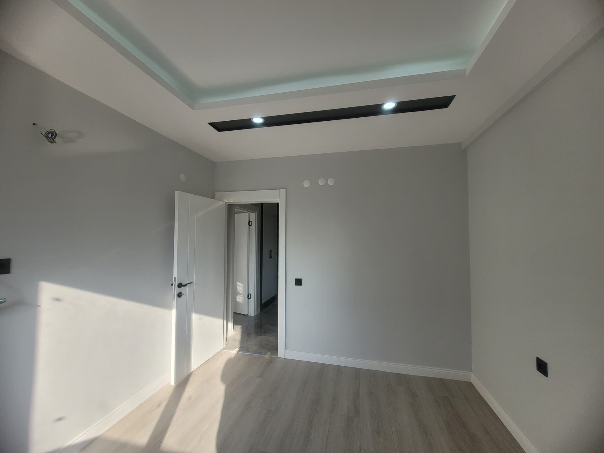 ANTALYA AKSU ALTINTAŞ'TA SATILIK, SİTE İÇİNDE HAVUZLU LÜKS 1+1 DAİRE