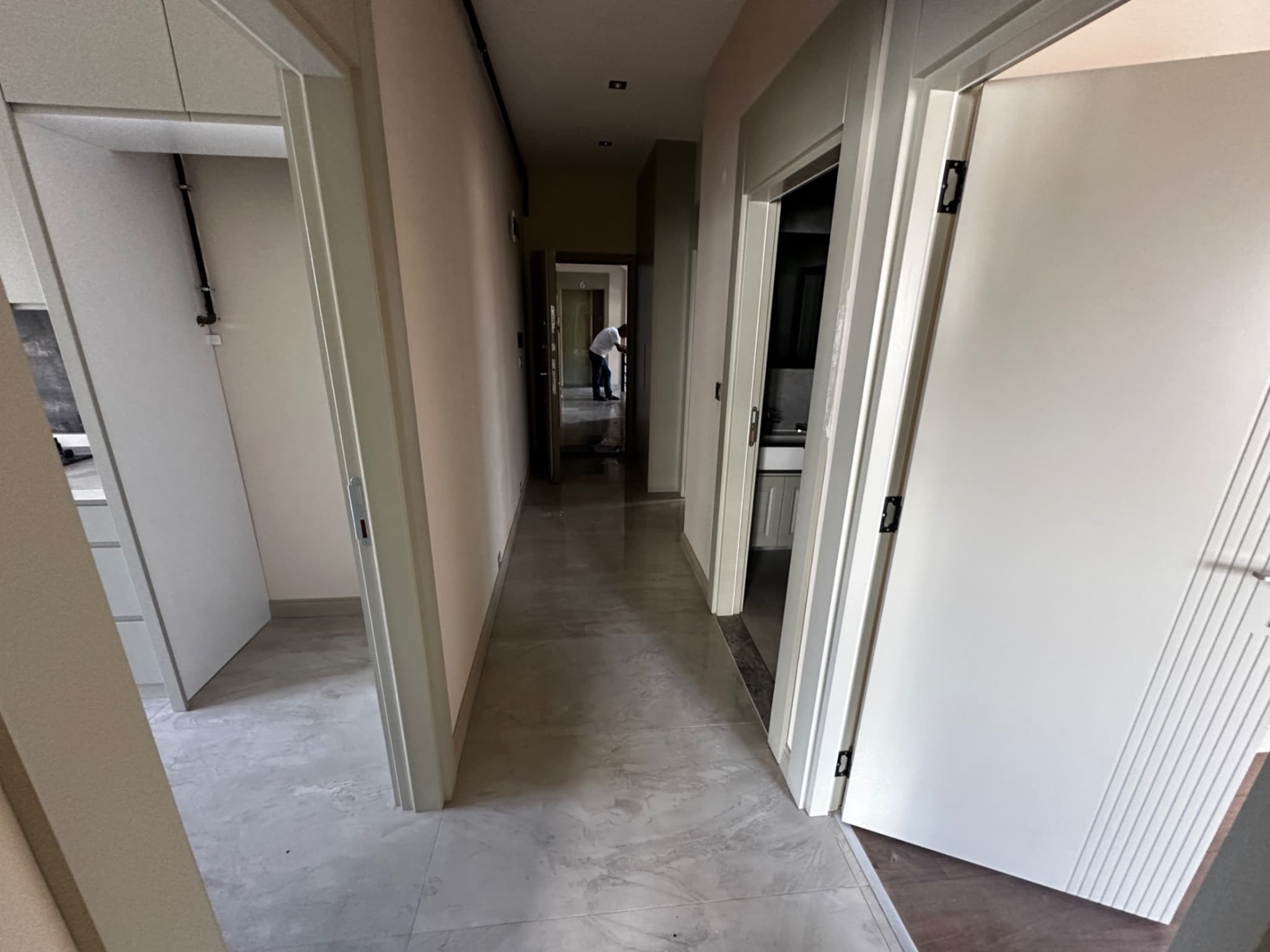 SIFIR BİNADA DENİZE YAKIN SATILIK 2+1