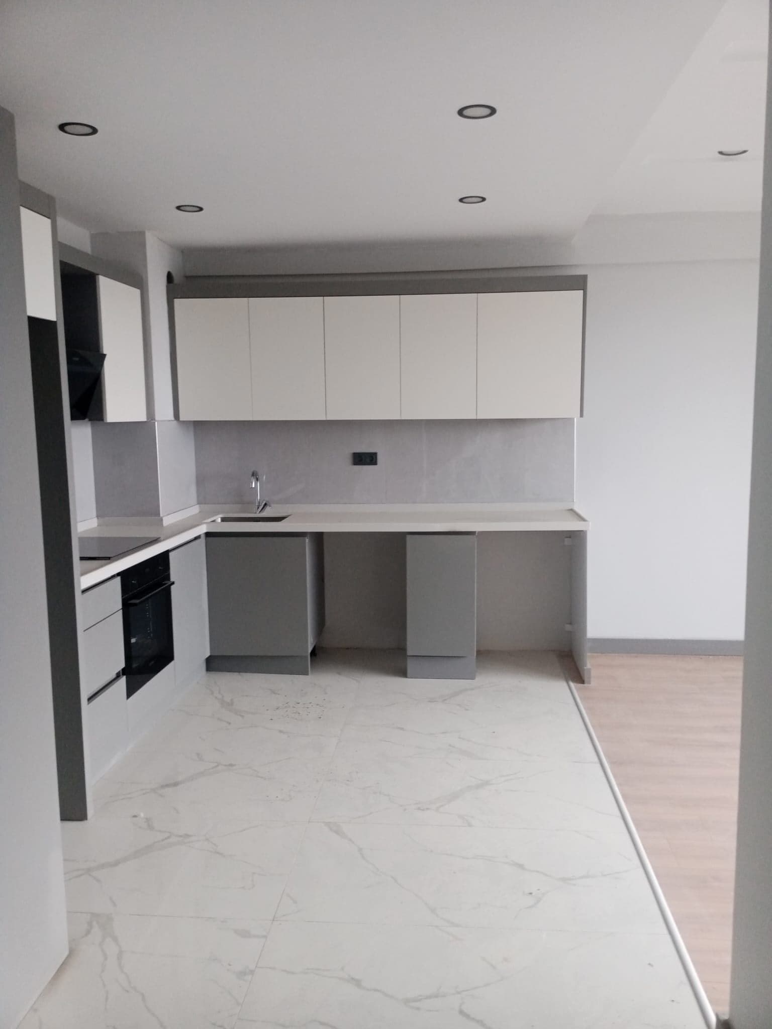 ANTALYA AKSU ALTINTAŞTA SATILIK 2+1